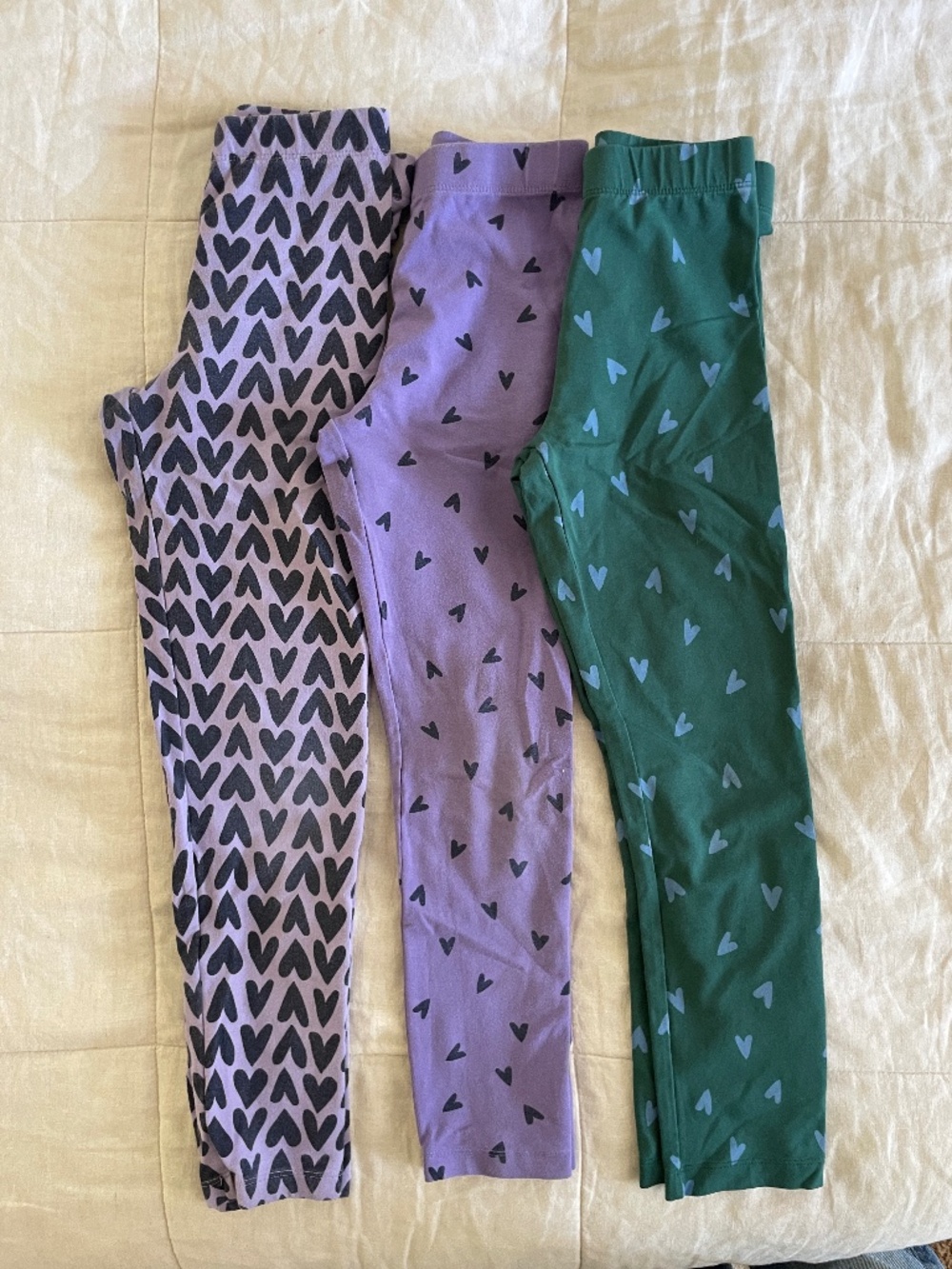Primary heart leggings, size 8, set of 3